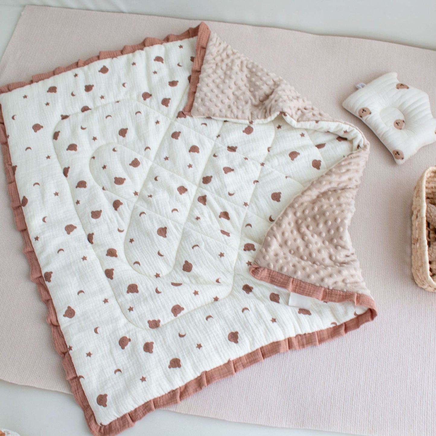 Lace Kindergarten Nap Soothing Ruffled Quilt