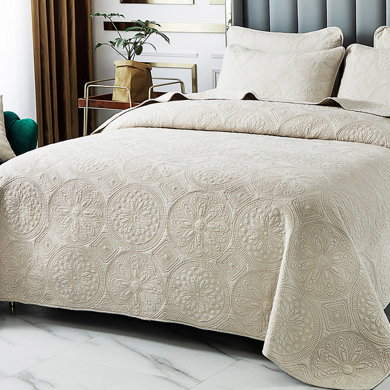 European Style
Double-sided Embroidered Bedding Set Of Three Pieces
