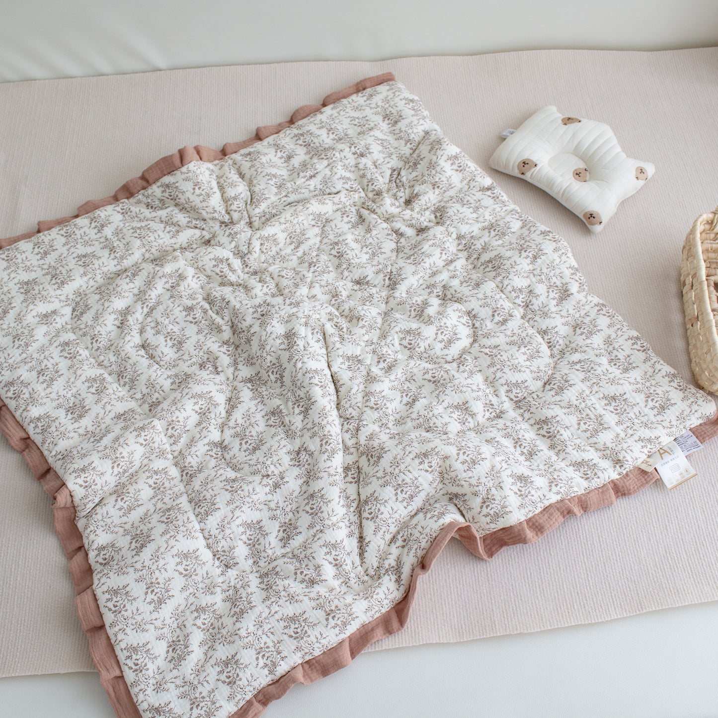 Lace Kindergarten Nap Soothing Ruffled Quilt